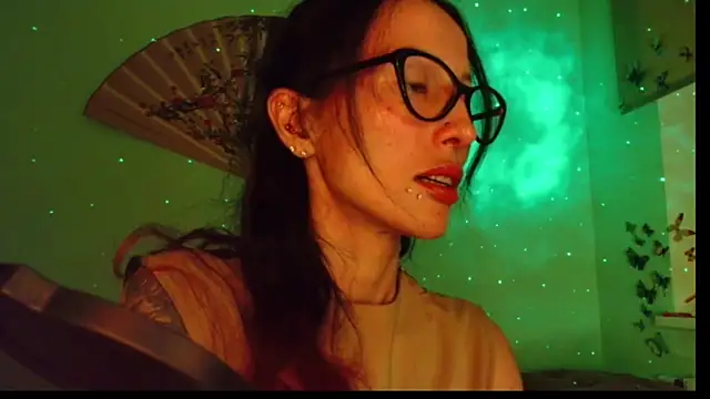 Snapshot of KiotoShine chatting on 26, 11, 2025 KiotoShine online show from 26, 11, 2025