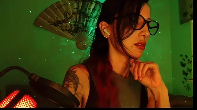 Snapshot of KiotoShine chatting on 30, 11, 2025 KiotoShine online show from 30, 11, 2025