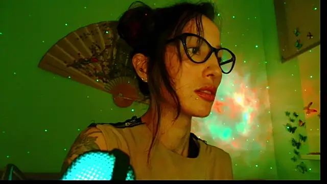 Snapshot of KiotoShine chatting on 8, 11, 2025 KiotoShine online show from 8, 11, 2025