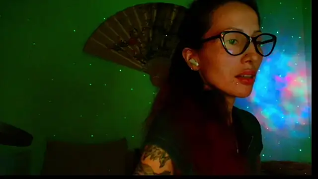 Snapshot of KiotoShine chatting on 3, 11, 2025 KiotoShine online show from 3, 11, 2025