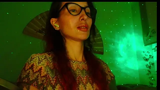 Snapshot of KiotoShine chatting on 12, 10, 2025 KiotoShine online show from 12, 10, 2025