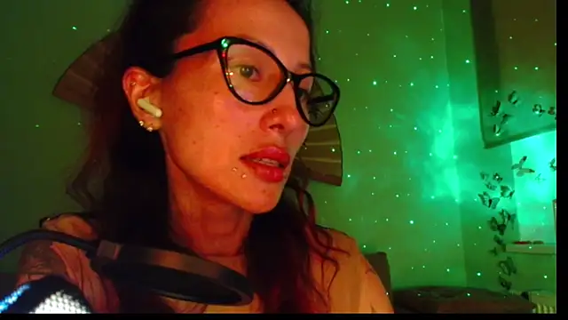 Snapshot of KiotoShine chatting on 21, 10, 2025 KiotoShine online show from 21, 10, 2025