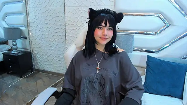 TatiLee online show from 24, 10, 2025