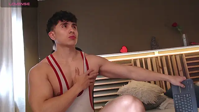 Snapshot of PaulEvens chatting on 30, 11, 2025 PaulEvens online show from 30, 11, 2025