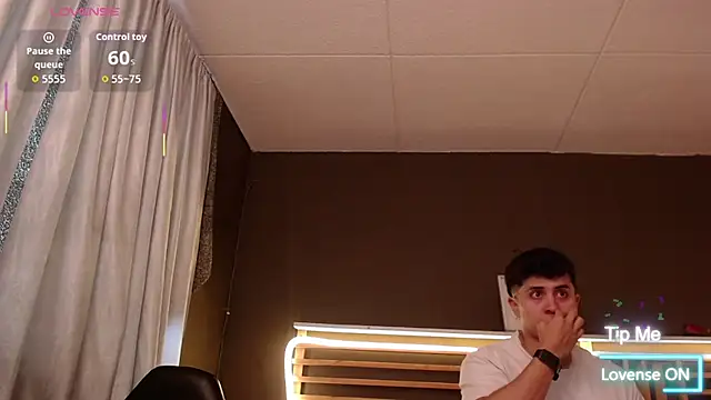 Snapshot of PaulEvens chatting on 25, 10, 2025 PaulEvens online show from 25, 10, 2025