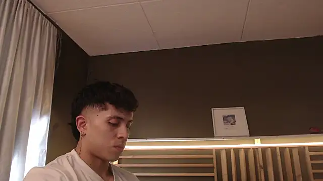 Snapshot of PaulEvens chatting on 20, 10, 2025 PaulEvens online show from 20, 10, 2025