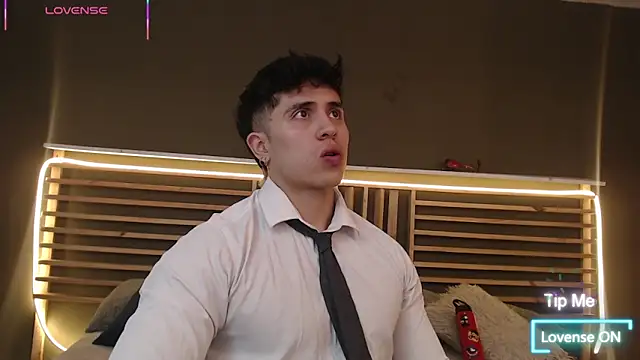 Snapshot of PaulEvens chatting on 20, 11, 2025 PaulEvens online show from 20, 11, 2025