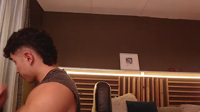 Snapshot of PaulEvens chatting on 23, 10, 2025 PaulEvens online show from 23, 10, 2025