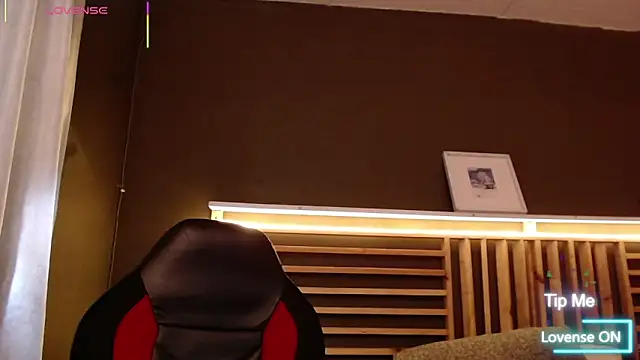 Snapshot of PaulEvens chatting on 14, 11, 2025 PaulEvens online show from 14, 11, 2025