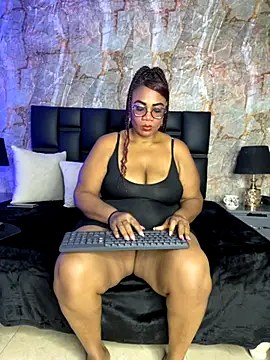 Snapshot of aranzzalatin chatting on 8, 11, 2025 aranzzalatin online show from 8, 11, 2025