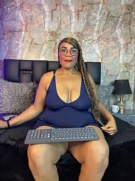 Snapshot of aranzzalatin chatting on 18, 11, 2025 aranzzalatin online show from 18, 11, 2025