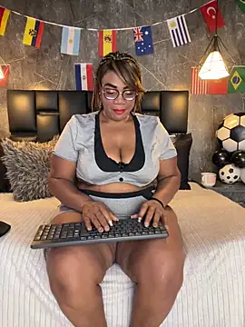 Snapshot of aranzzalatin chatting on 20, 6, 2026 aranzzalatin online show from 20, 6, 2026