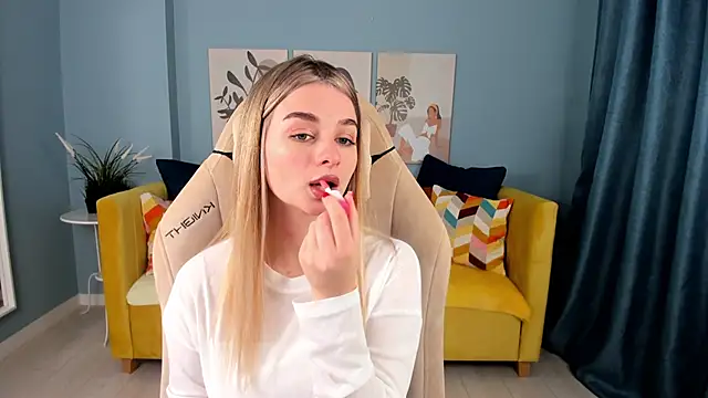 SweetyLicky online show from 19, 10, 2025