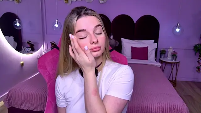 SweetyLicky online show from 28, 11, 2025