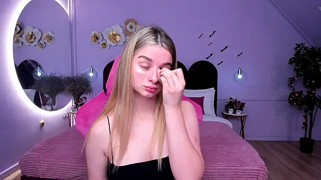 SweetyLicky online show from 28, 10, 2025