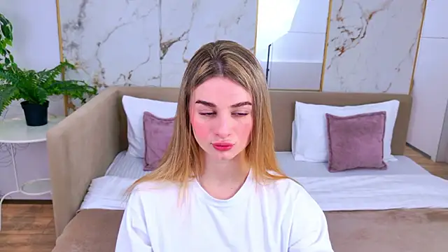 SweetyLicky online show from 8, 3, 2026