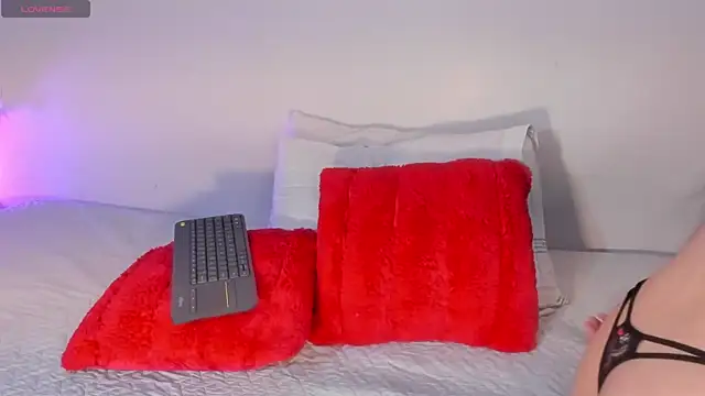 LeylaWoods online show from 5, 6, 2026