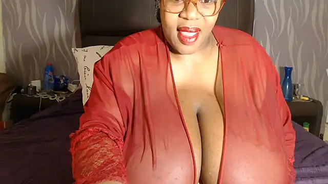 Snapshot of BoobsQueen46K chatting on 20, 6, 2026 BoobsQueen46K online show from 20, 6, 2026