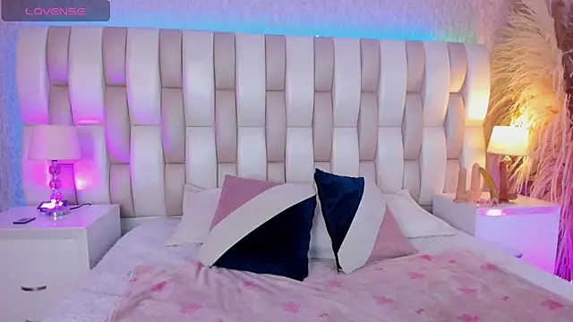 Viollet xoxo online show from 10, 3, 2026