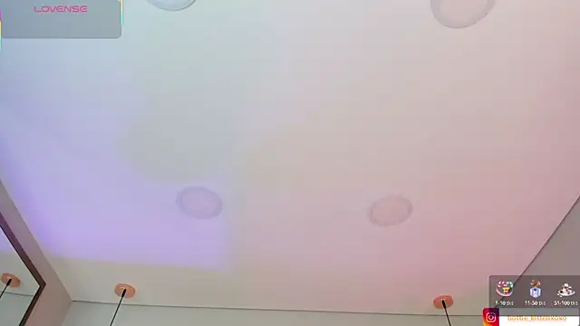 Viollet xoxo online show from 17, 10, 2025