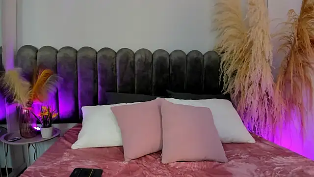 Snapshot of Viollet_xoxo chatting on 19, 9, 2025 Viollet xoxo online show from 19, 9, 2025