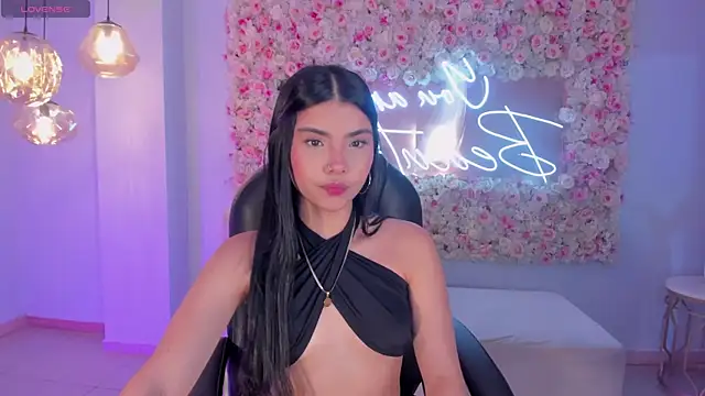 MiaLaurence online show from 30, 11, 2025