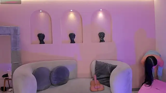 MiaLaurence online show from 25, 2, 2026