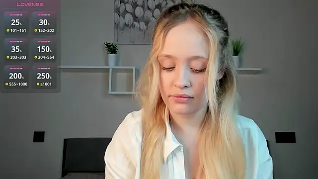 Julliakoill online show from 7, 11, 2025