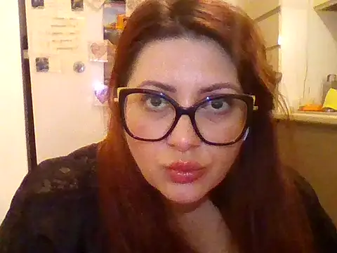 Snapshot of VelvetPurple chatting on 13, 10, 2025 VelvetPurple online show from 13, 10, 2025