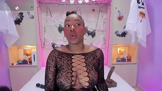 CassiieLondon online show from 23, 10, 2025