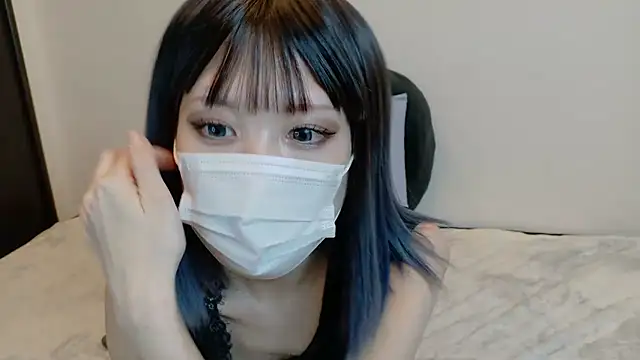 sarina at online show from 17, 4, 2026