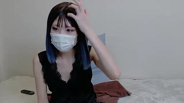 Snapshot of sarina_at chatting on 17, 5, 2026 sarina at online show from 17, 5, 2026