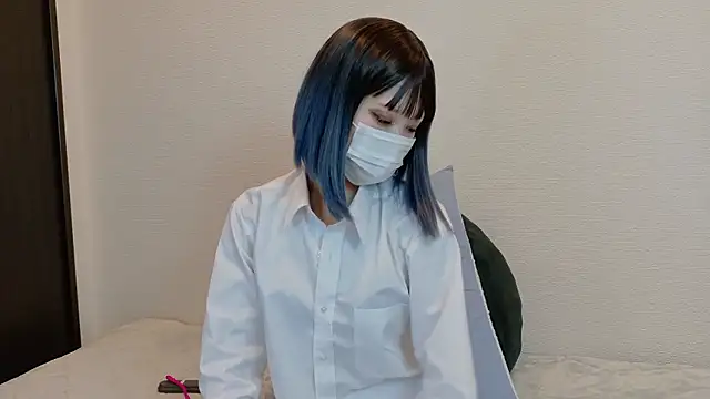 sarina at online show from 17, 3, 2026