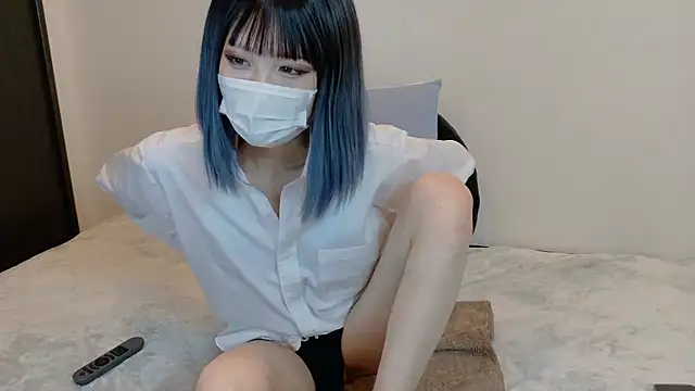 sarina at online show from 16, 3, 2026