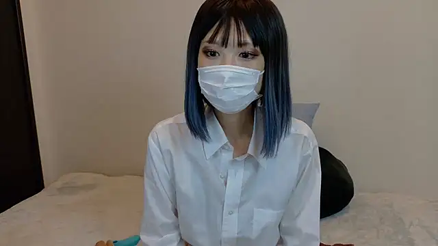 sarina at online show from 15, 10, 2025