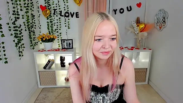 BellaMontgomery online show from 9, 2, 2026