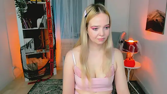 BellaMontgomery online show from 28, 10, 2025