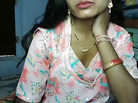 Snapshot of ROSE_GOLDE chatting on 16, 6, 2026 ROSE GOLDE online show from 16, 6, 2026