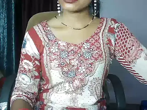 Snapshot of ROSE_GOLDE chatting on 22, 7, 2026 ROSE GOLDE online show from 22, 7, 2026