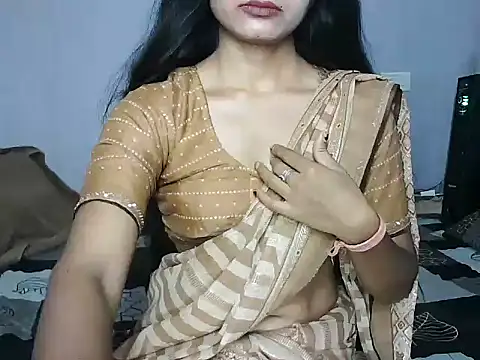 Snapshot of ROSE_GOLDE chatting on 27, 5, 2026 ROSE GOLDE online show from 27, 5, 2026