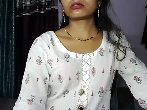 Snapshot of ROSE_GOLDE chatting on 19, 7, 2026 ROSE GOLDE online show from 19, 7, 2026