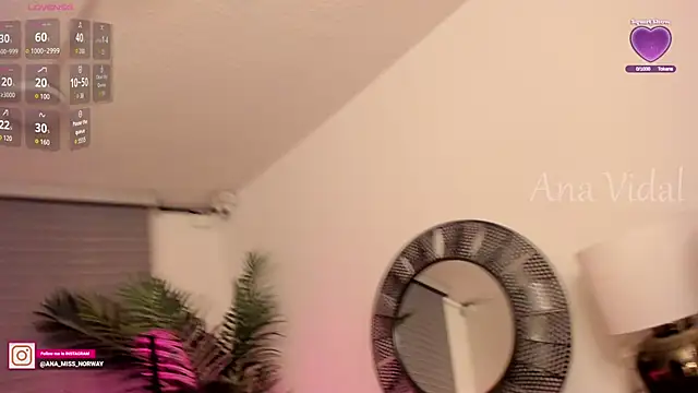 Snapshot of Miss_norway chatting on 13, 11, 2025 Miss norway online show from 13, 11, 2025