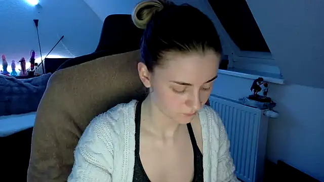 Snapshot of Melly4You chatting on 26, 4, 2026 Melly4You online show from 26, 4, 2026