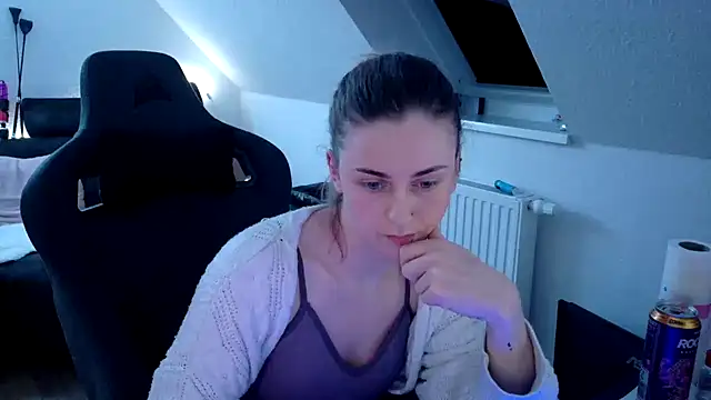 Melly4You online show from 15, 4, 2026