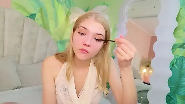 4example Chloe online show from 12, 7, 2026
