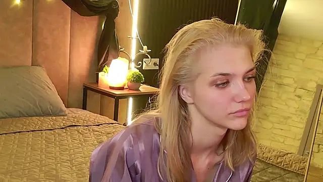 4example Chloe online show from 3, 6, 2026