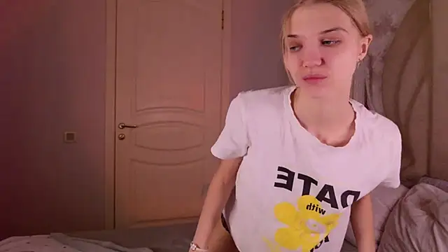 4example Chloe online show from 1, 12, 2025