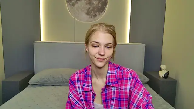 4example Chloe online show from 4, 4, 2026