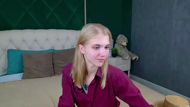 4example Chloe online show from 14, 7, 2026