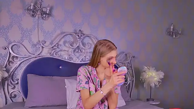 4example Chloe online show from 25, 11, 2025